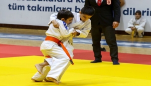 Minik sporcular Cumhuriyet için ter döktü