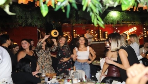 Göbekli İzmir sezonu açtı