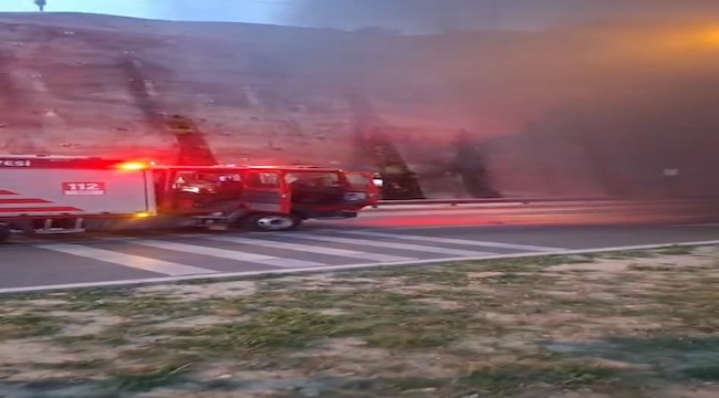 Konak Tünelleri'ndeki araç yangınına itfaiyeden hızlı müdahale