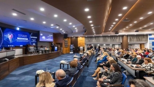 Başkan Tugay İZİKAD'ın MEDSPARC Uluslararası İş Zirvesi'ni açtı