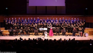 Bedia Akartürk'ten Büyükşehir korosuna yeni yıl sürprizi