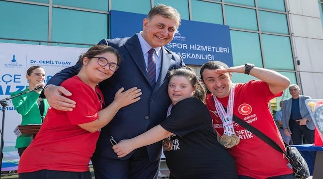 Engel aştılar, gurur yaşattılar