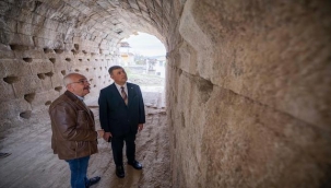 Smyrna Tiyatrosu Gün Yüzüne Çıkıyor