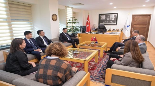 Başkan Tugay Kırgız Başkonsolos Toktobekoviç'i ağırladı