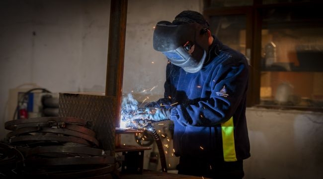 İzmir'in sihirli elleri kent için üretiyor