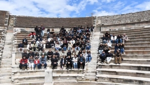Üniversite öğrencilerine Bergama ve Ödemiş gezisi 
